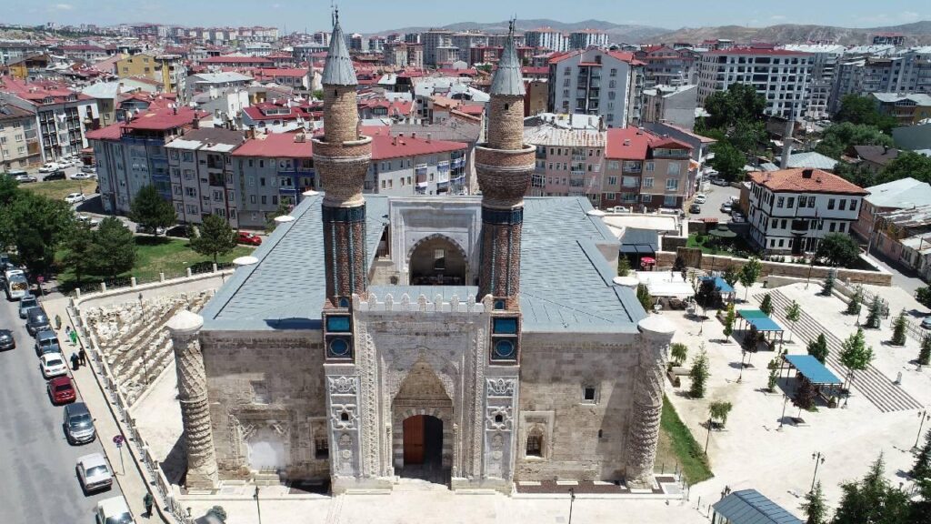 Gök Medrese – Sivas