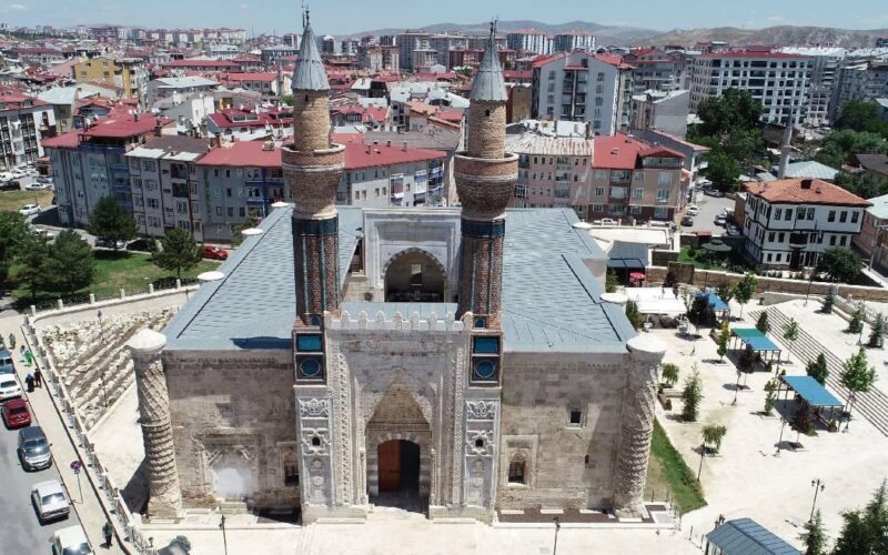 Gök Medrese – Sivas